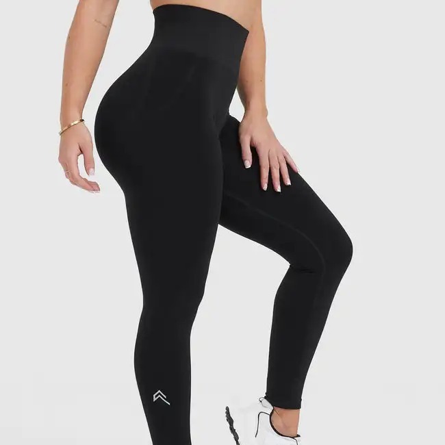 Seamless Training Leggings — Black